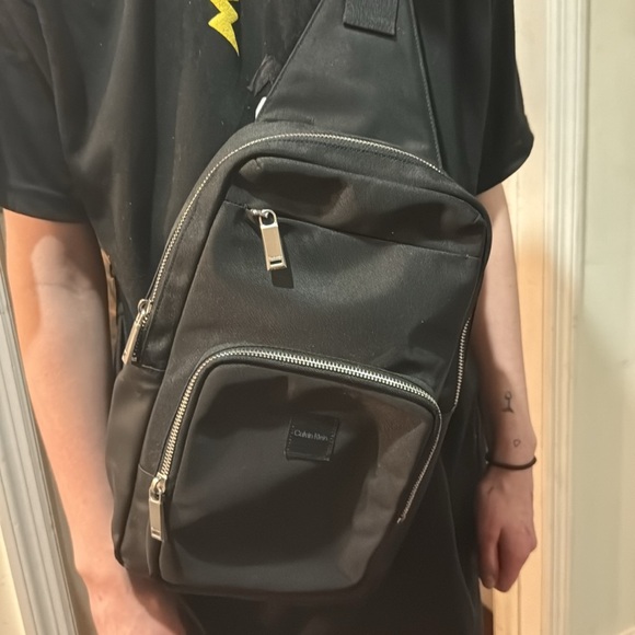 Cavin Klein’s throwover bag. - Picture 3 of 3